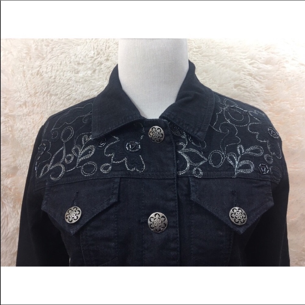 Chicos Platinum Dark Jean Jacket Embroidered Small
